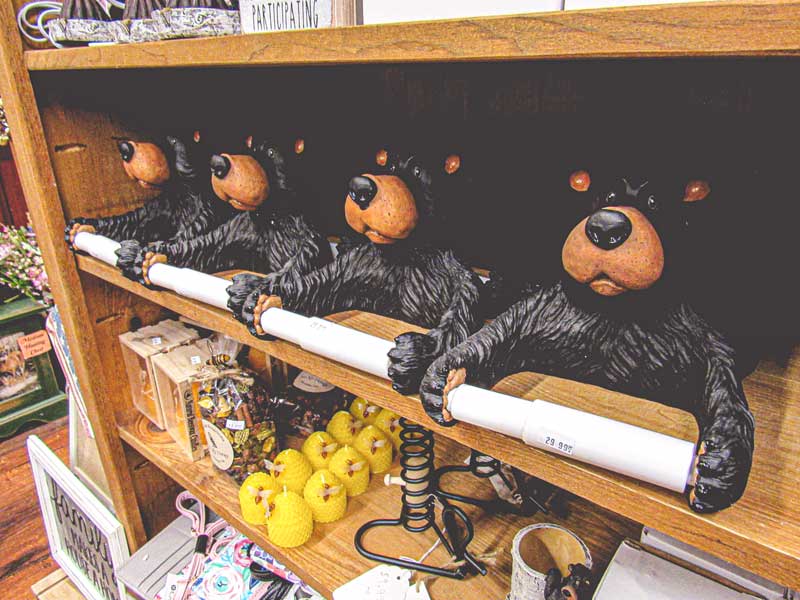 Random assortment of crafts and gifts slideshow